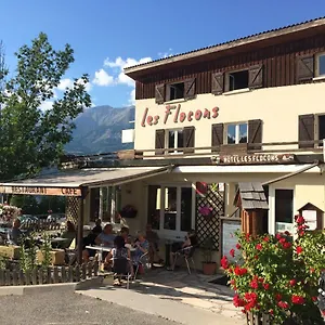 https://hotel-les-flocons-le-sauze.fr-provencehotel.com